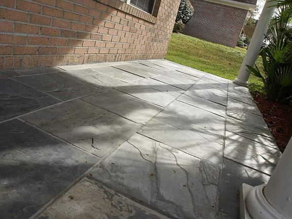 4th image of 1067 Park View Dr