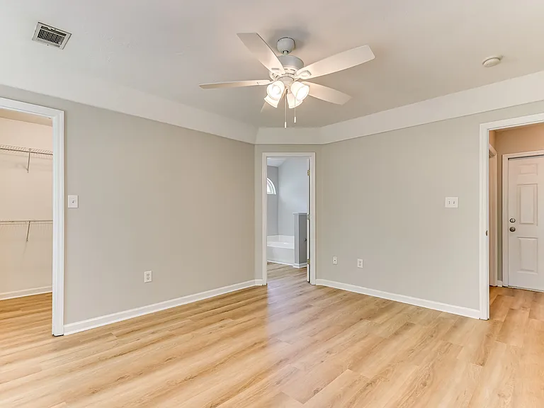 1955 Shoreline Dr — Photo 15