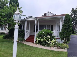 243 Armstrong St, Fenton, MI 48430