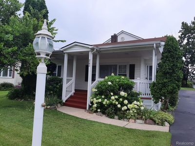 243 Armstrong St, Fenton, MI, 48430