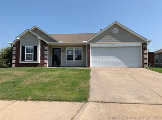 1114 W 23rd St, Claremore, OK 74017