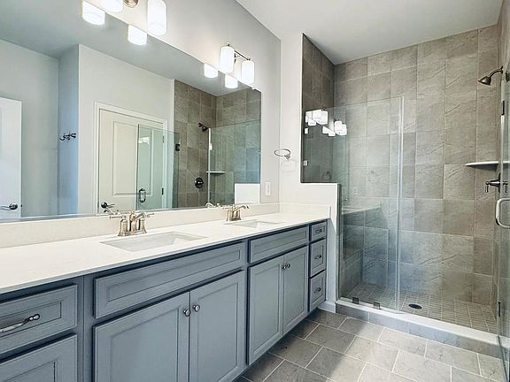 Aiden A primary bath