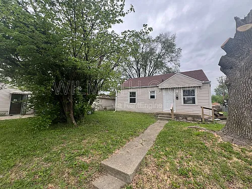 5322 E 19th Pl Photo 1