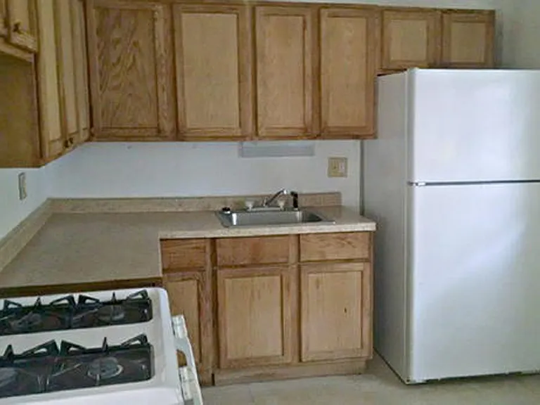 1306 N Hickory St — Photo 5