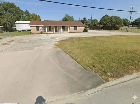 2202 Magnolia Ave, Port Neches, TX 77651