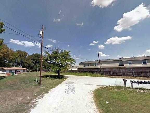 2nd image of 390 Clark Ln APT 3