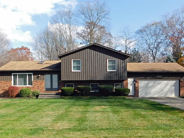 269 Fawnwood Dr — Photo 2