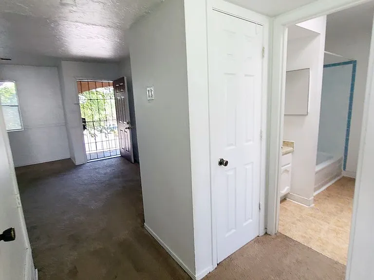 3504 Tulane Dr Ne — Photo 9