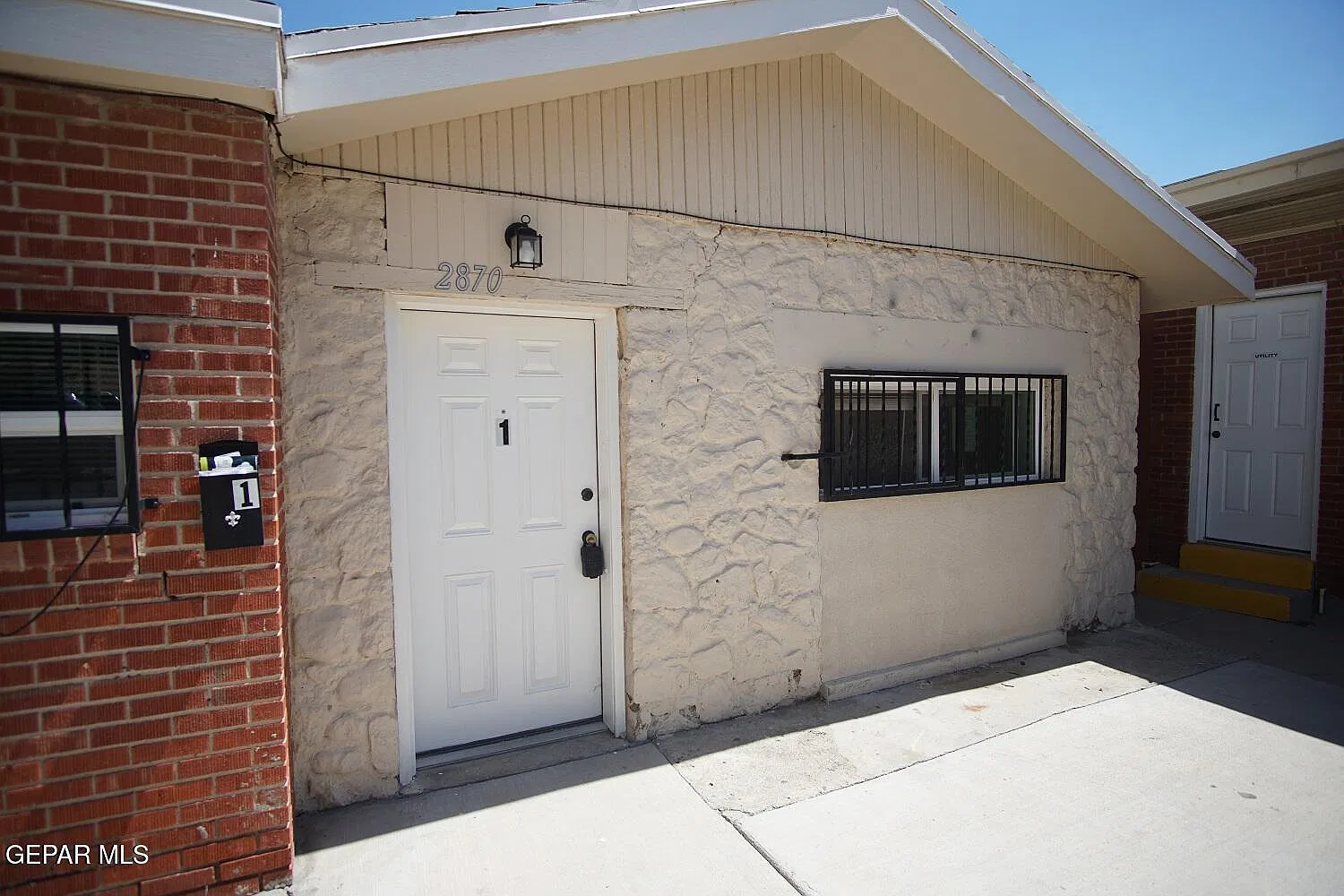 2 bed, 1.0 bath, 725 sqft, $845 — Photo 1