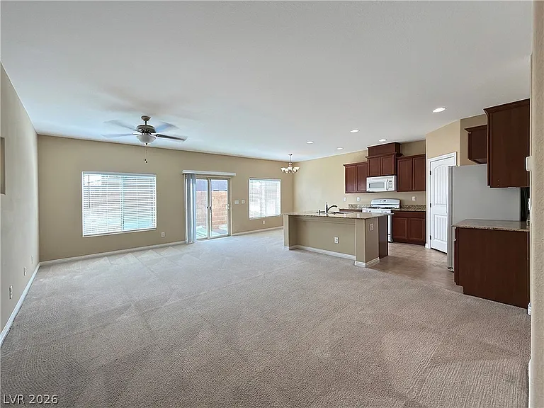 12 Jasmine Point St — Photo 6