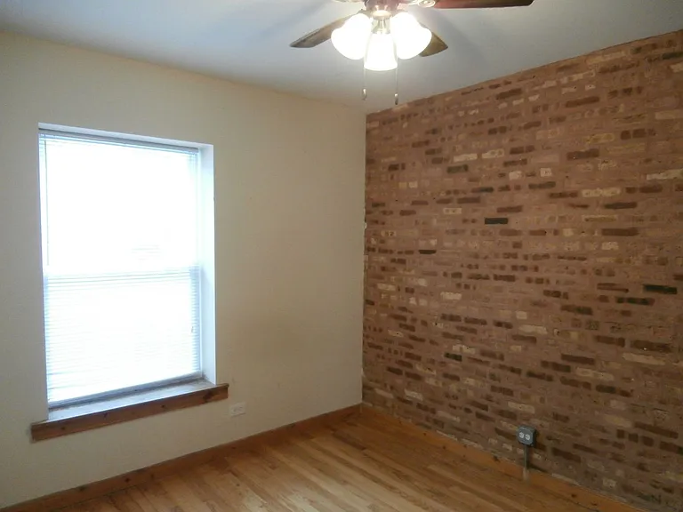 4927-33 N Kedzie Ave #2E — Photo 4
