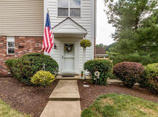 145 Old Village Ln, Bethel Park, PA