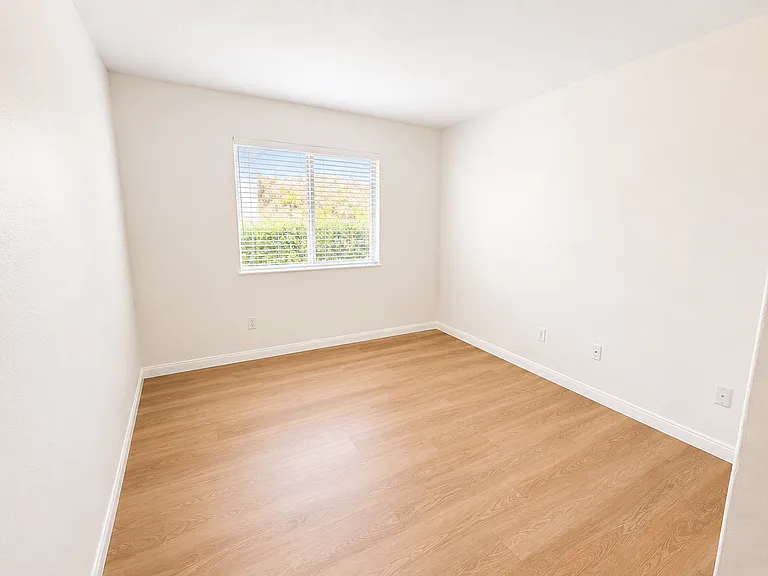 1660 S El Camino Real S #101 — Photo 10