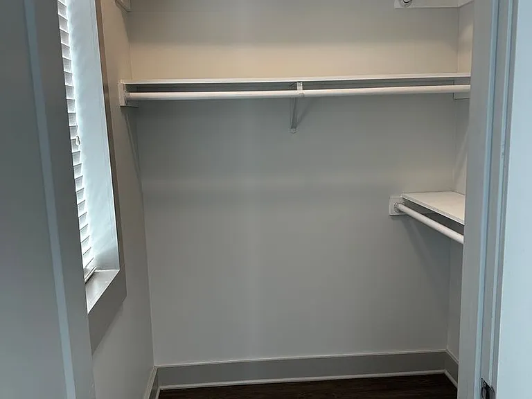 Heritage East Apartments — Photo 33