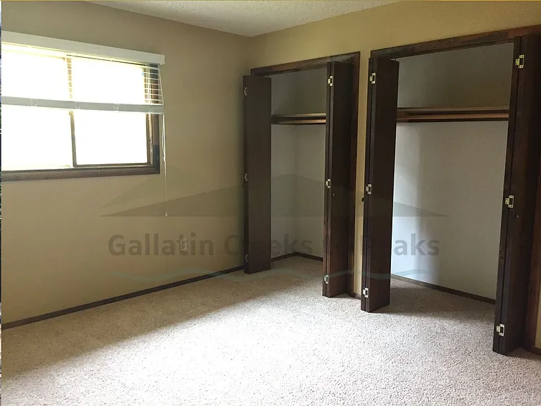 410 Henderson St — Photo 4