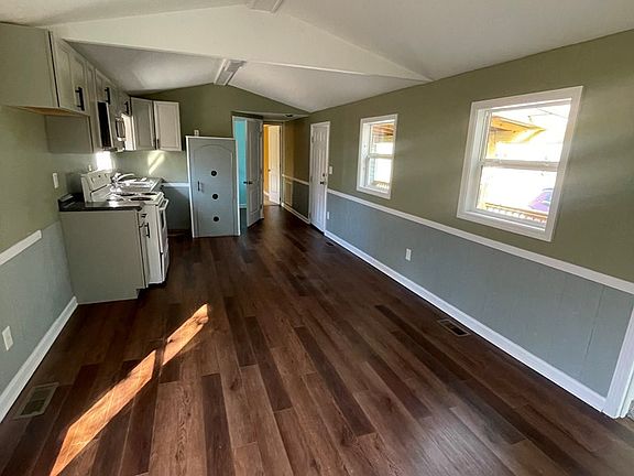 3rd image of 1700 Hollis Poore Rd