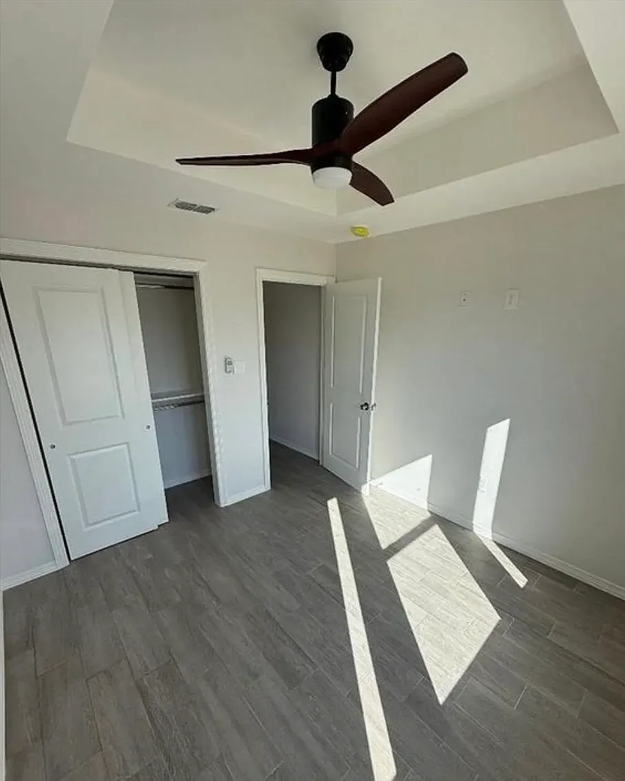 3 bed, 1201 sqft, $1,550 — Photo 2