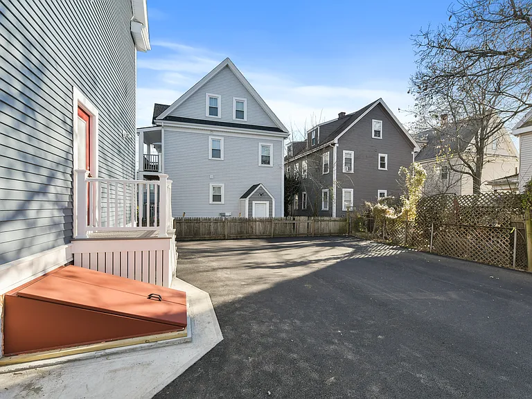 4 Benson St #2 — Photo 23