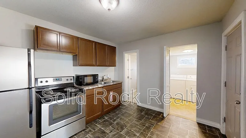 2 bed, 1.0 bath, 750 sqft, $1,350 — Photo 3