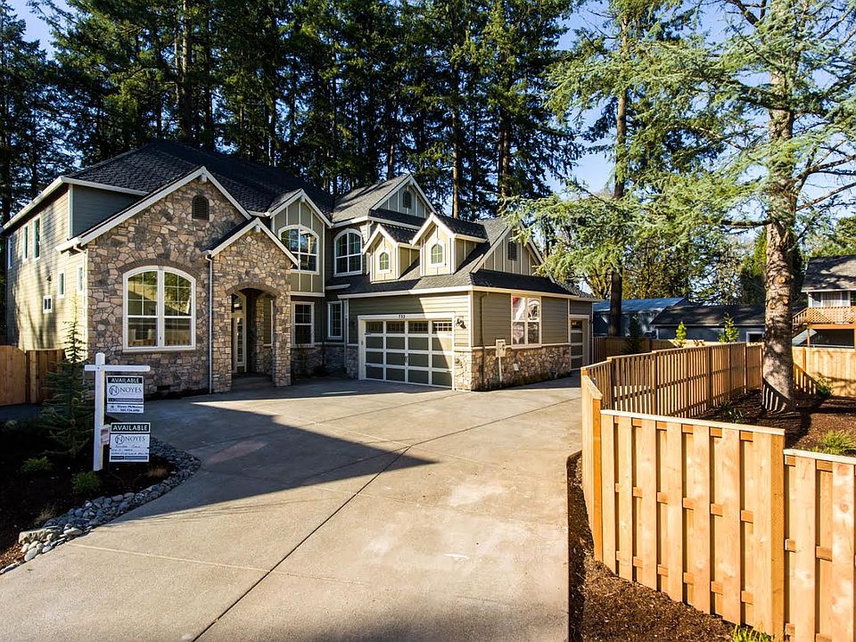 1st image of 733 NE Dunbar Ct