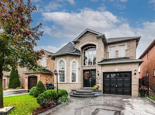 86 Queen Mary Dr, Brampton, ON L7A 2K3