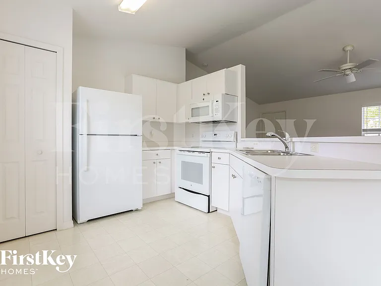 11092 Vanessa Ave — Photo 6
