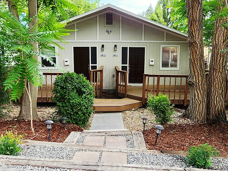 1411 E Hays St — Photo 1