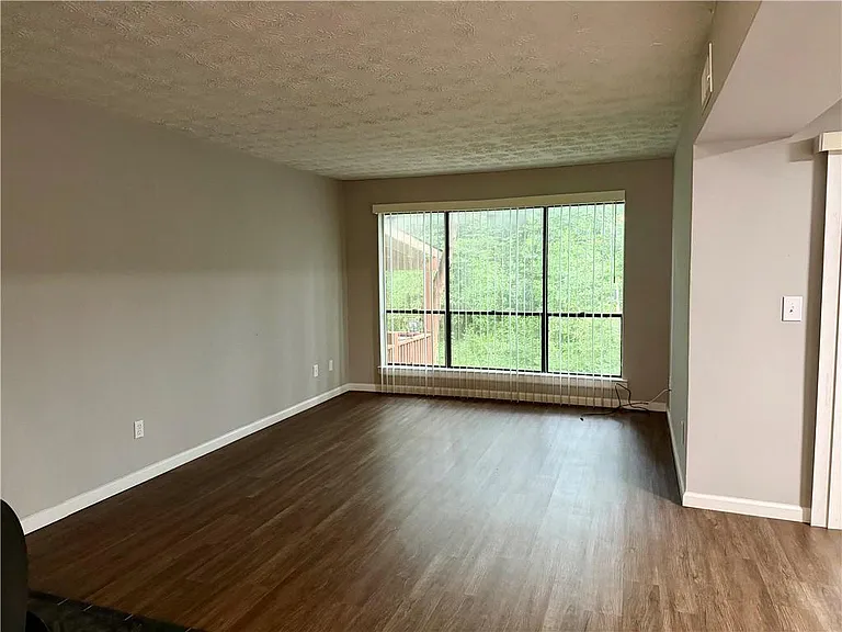 1059 Mariners Dr — Photo 10