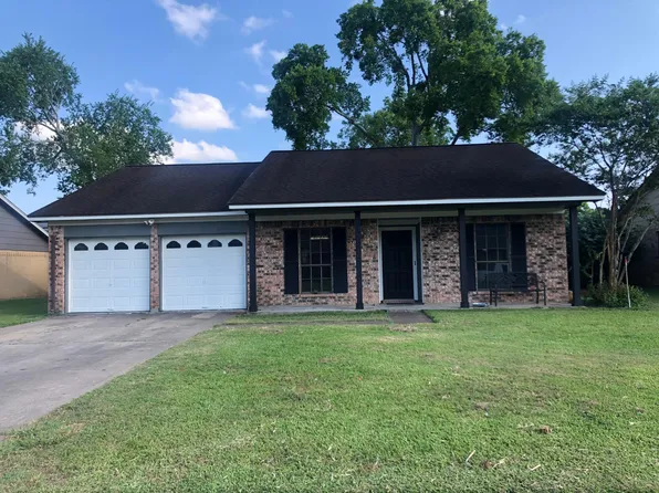 638 Dogwood St, Lake Jackson, TX 77566