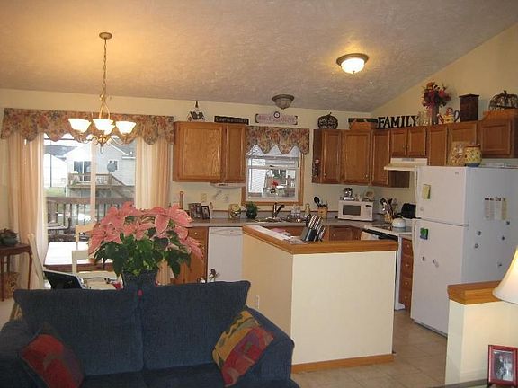 3rd image of 164 Great Northern Ln