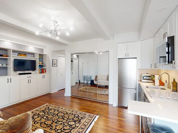 5 Tudor City Pl APT 933, Manhattan, NY 10017