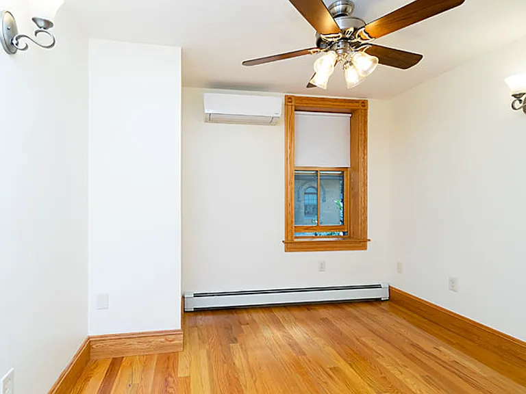 29 Phillips St #1 — Photo 6