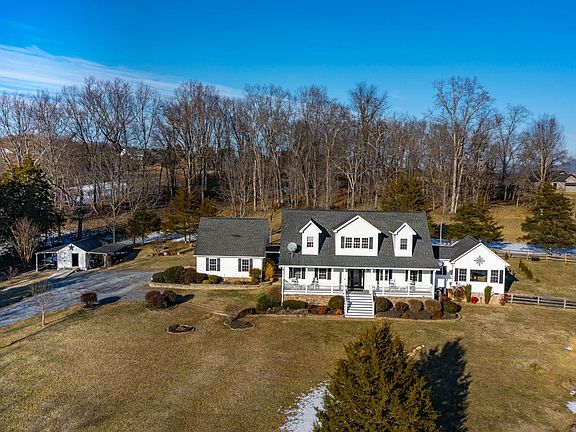 5th image of 65 Blackberry Ln