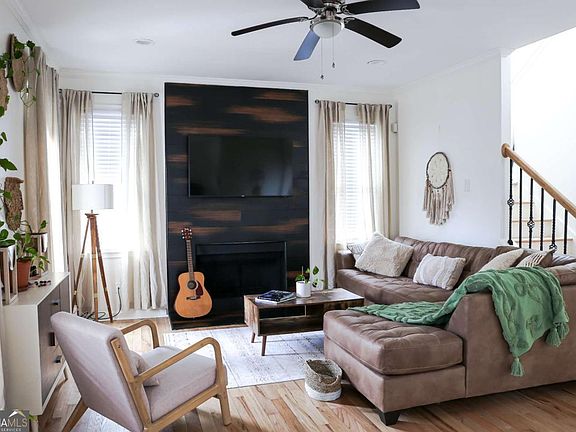 5th image of 1012 Parsons St SW