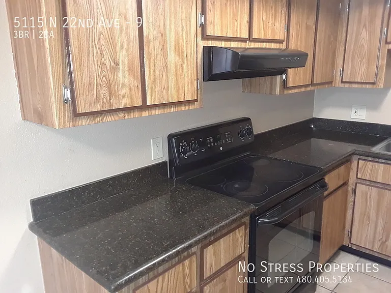 5115 N 22nd Ave #9 — Photo 5