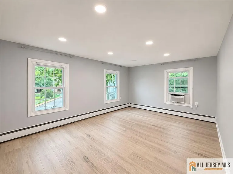 6 Rutgers Rd — Photo 18
