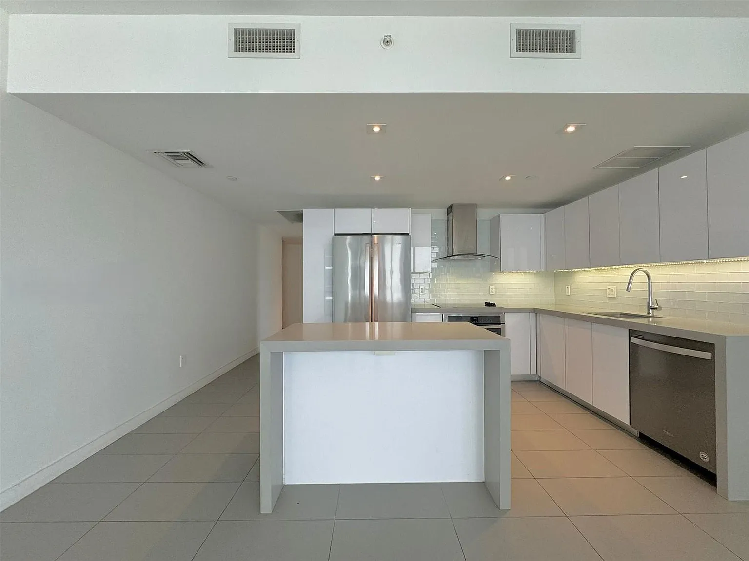 2 bed, 1100 sqft, $3,600 — Photo 1
