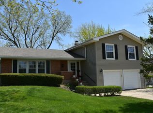 1329 Hassell Dr, Hoffman Estates, IL 60169