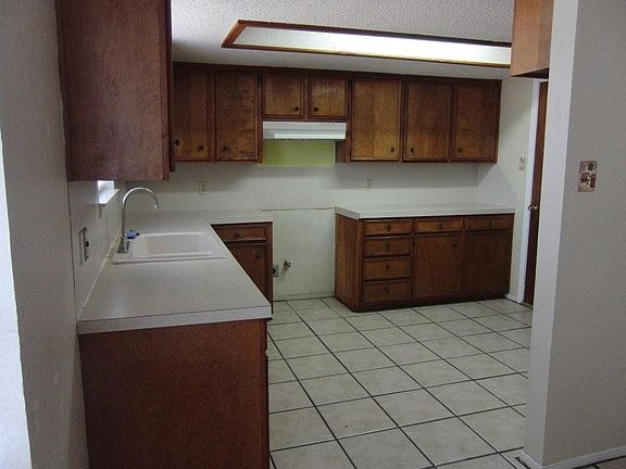 3rd image of 4602 Leisure Dr