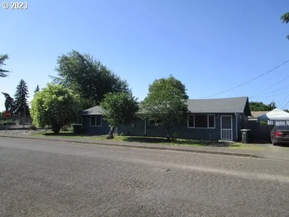 320/330 E 5th Ave, Junction City, OR 97448