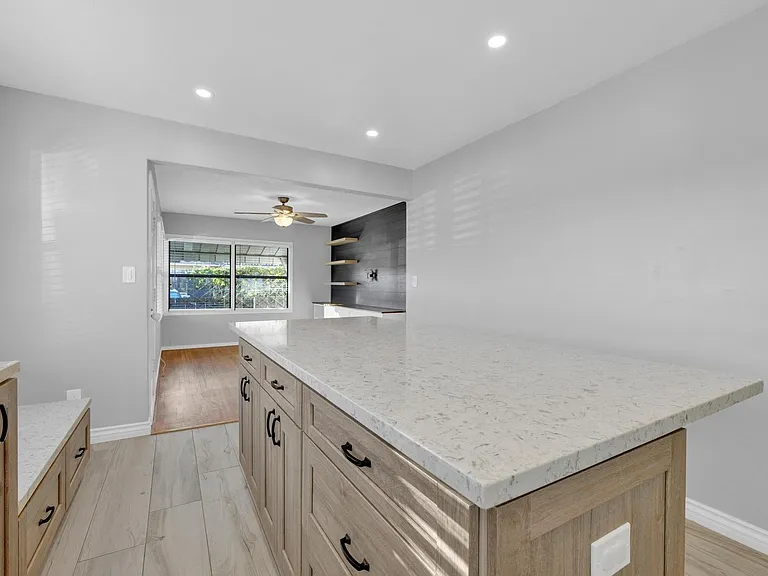 4604 Norwood St — Photo 7