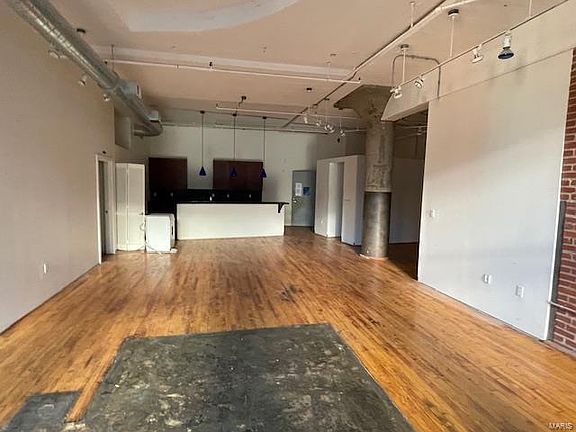 4th image of 1010 Saint Charles St APT 801