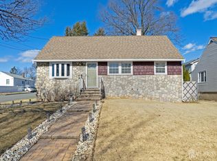 100 S McKinley Ave, Iselin, NJ 08830