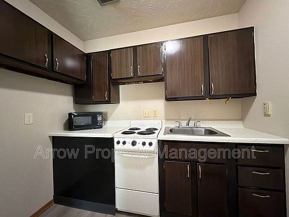 3rd image of 1410 F St #8