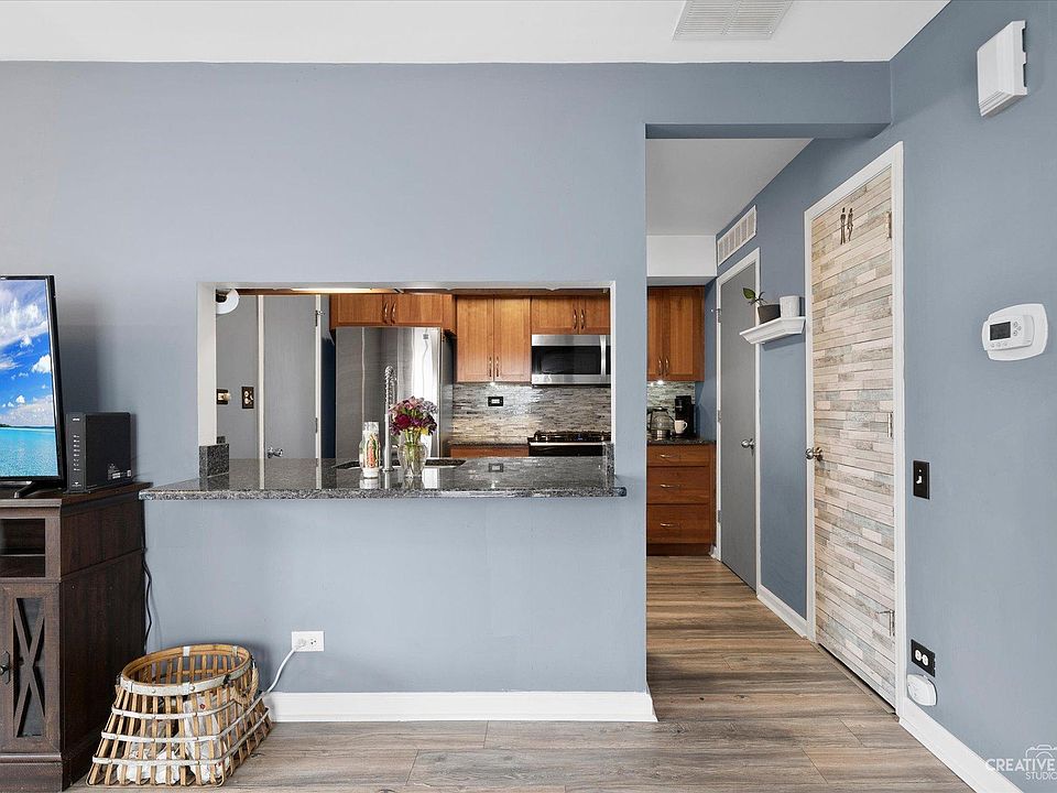 1st image of 368 Bunker Hill Cir