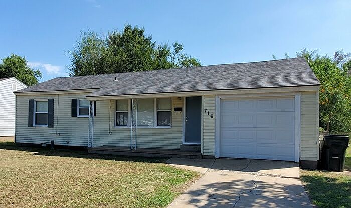 1st image of 716 Askew Dr