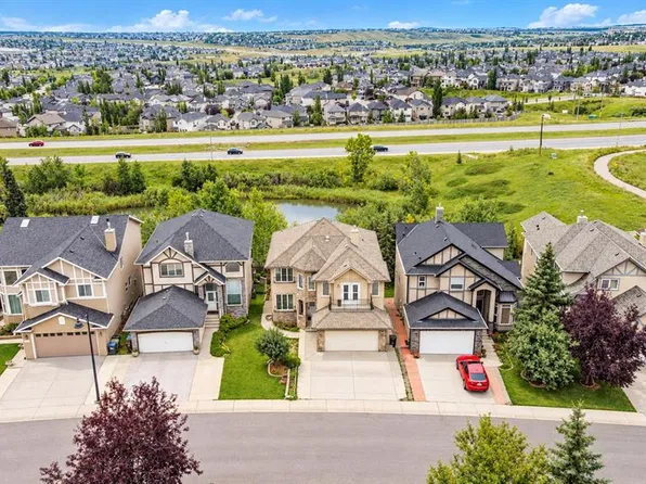 53 W Sherwood Way NW, Calgary, AB T3R 1M7