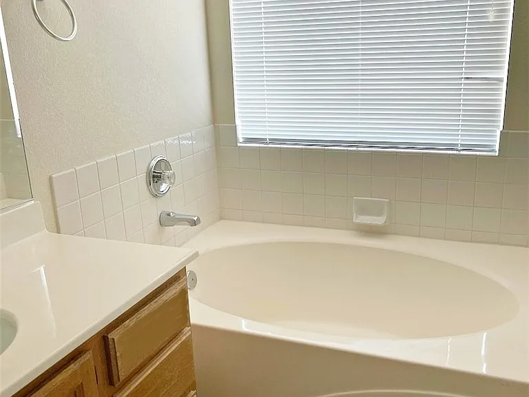 3496 Meridale Dr — Photo 24