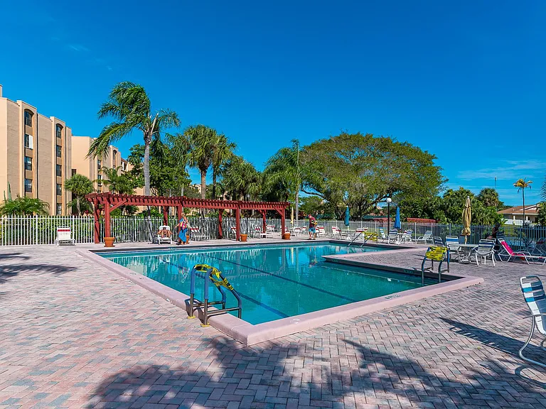 950 Egret Cir — Photo 15