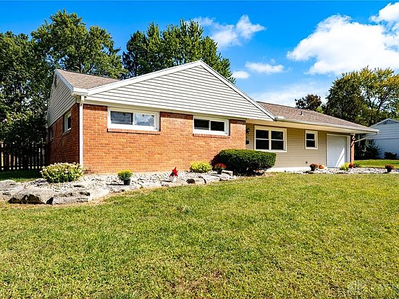 2nd image of 119 Blackstone Dr
